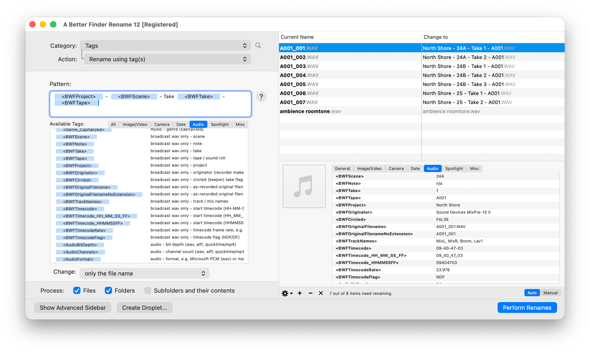 Die Aktion „Rename using tag(s)" von A Better Finder Rename über einem Ordner mit Broadcast-Wave-Aufnahmen; das Muster BWFProject - BWFScene - Take BWFTake - BWFTape verwandelt Maschinennamen wie A001_005.WAV in der Live-Vorschau in North Shore - 24B - Take 3 - A001.WAV, eine Ambience-Datei ohne Metadaten bleibt unverändert, und die Infoleiste zeigt Szene, Sound Roll, Projekt, Rekorder, Spurnamen und Start-Timecode des ausgewählten Takes